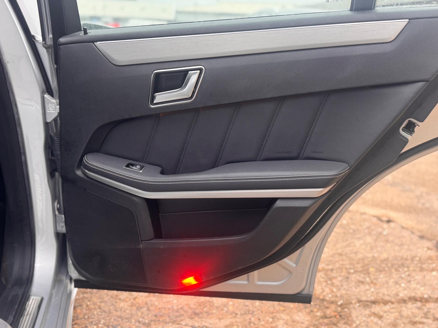 Used Mercedes-Benz E Class 2012 for sale - 76667168: Photo 35