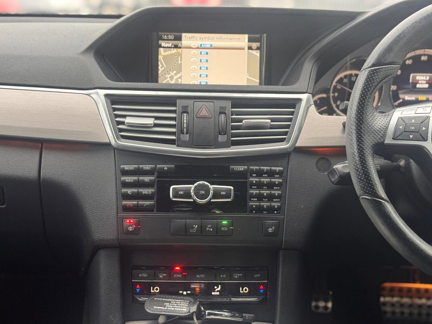 Used Mercedes-Benz E Class 2012 for sale - 76667168: Photo 44