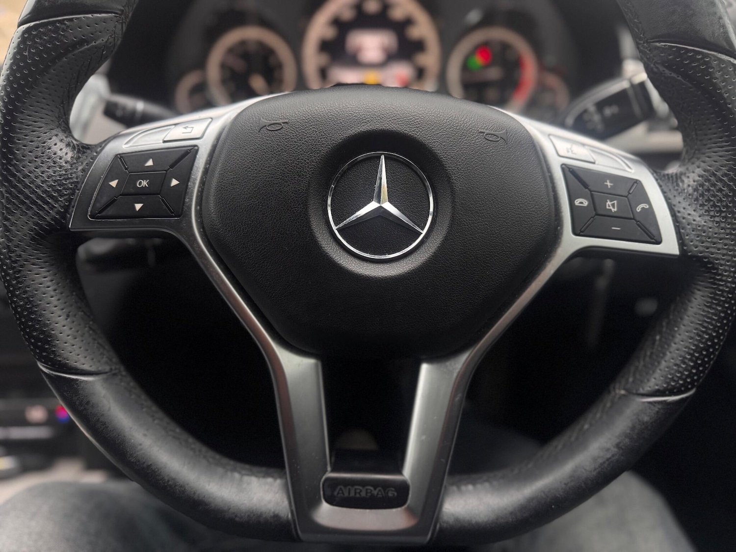 Used Mercedes-Benz E Class 2012 for sale - 76667168: Photo 49