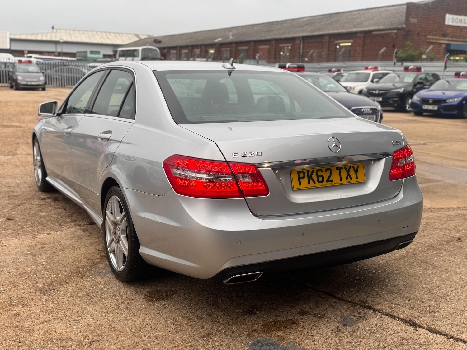 Used Mercedes-Benz E Class 2012 for sale - 76667168: Photo 8