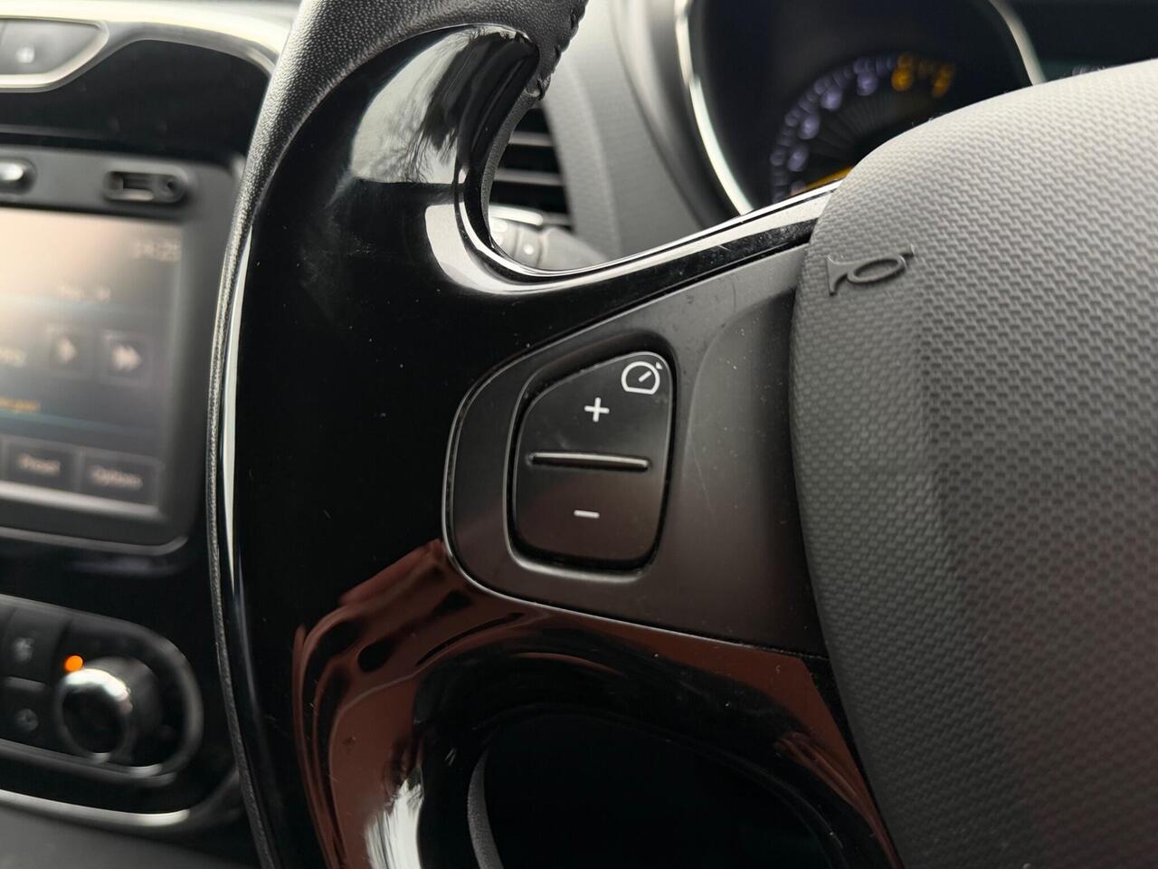 Used Renault Captur 2014 for sale - 78136864: Photo 24