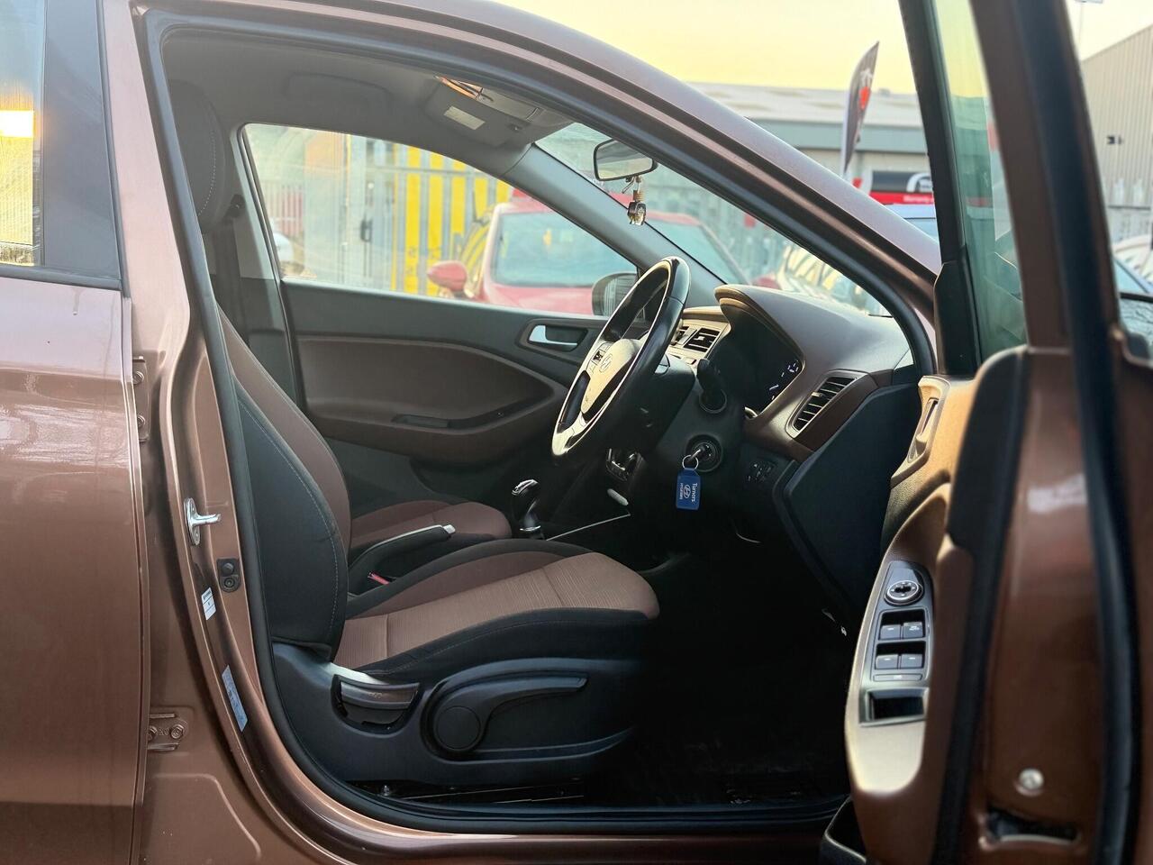 Used Hyundai i20 2015 for sale - 76841853: Photo 29