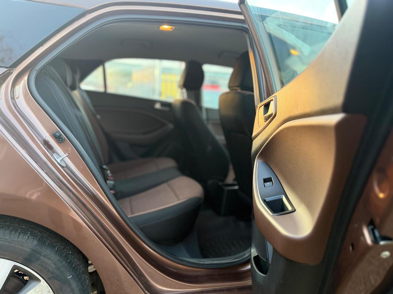 Used Hyundai i20 2015 for sale - 76841853: Photo 30