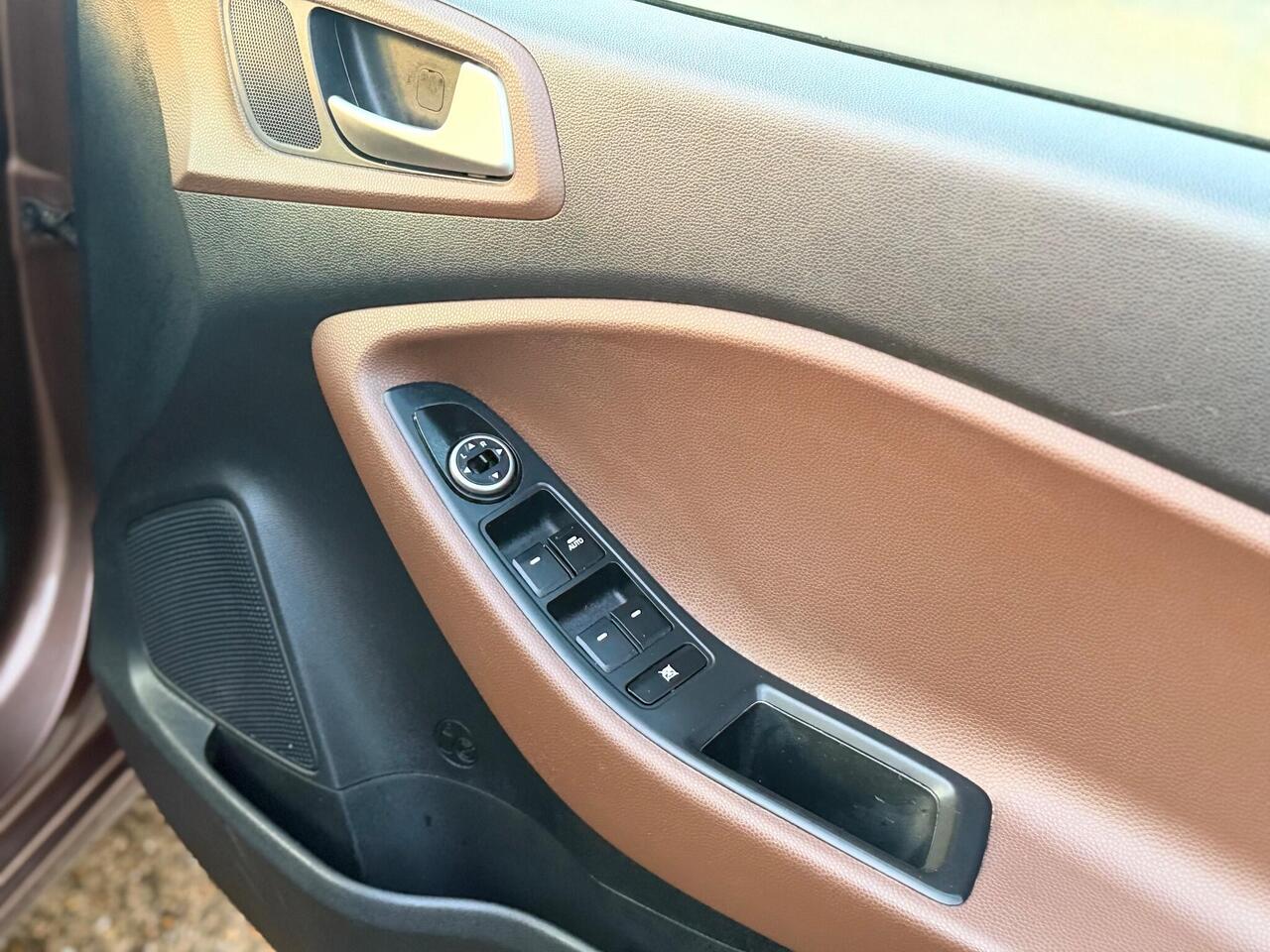 Used Hyundai i20 2015 for sale - 76841853: Photo 41