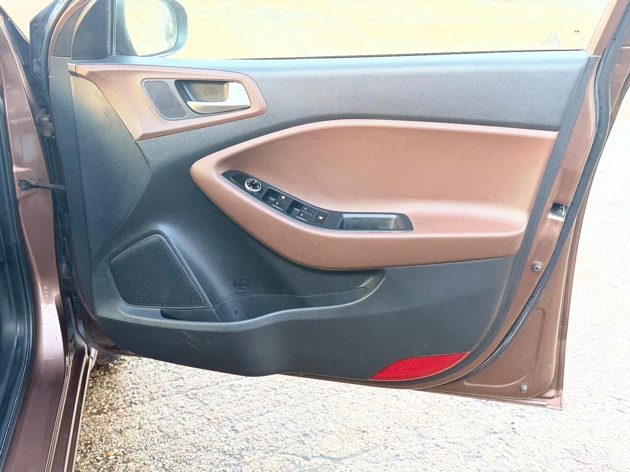 Used Hyundai i20 2015 for sale - 76841853: Photo 43