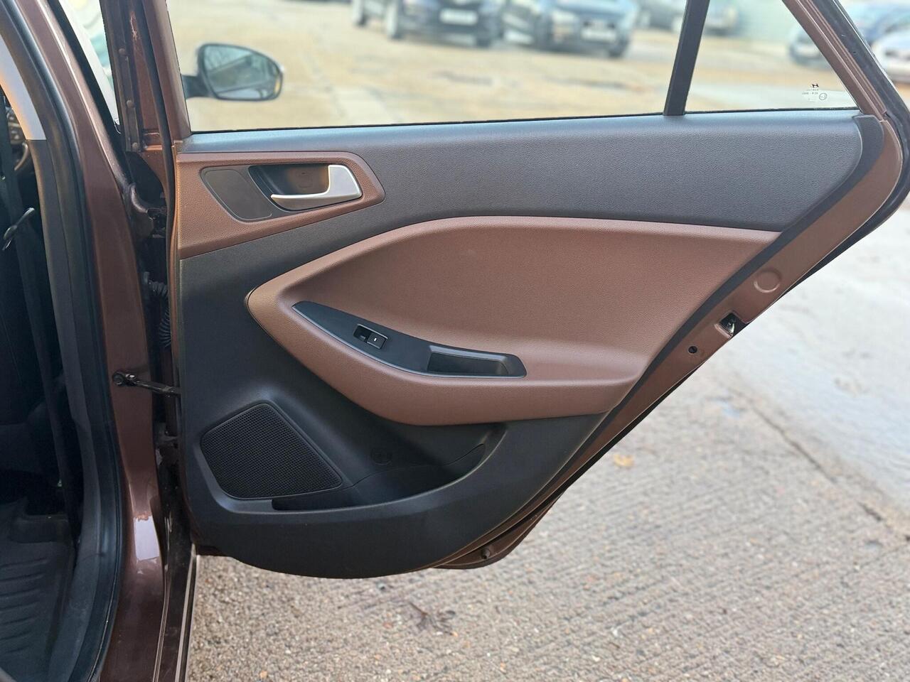 Used Hyundai i20 2015 for sale - 76841853: Photo 45