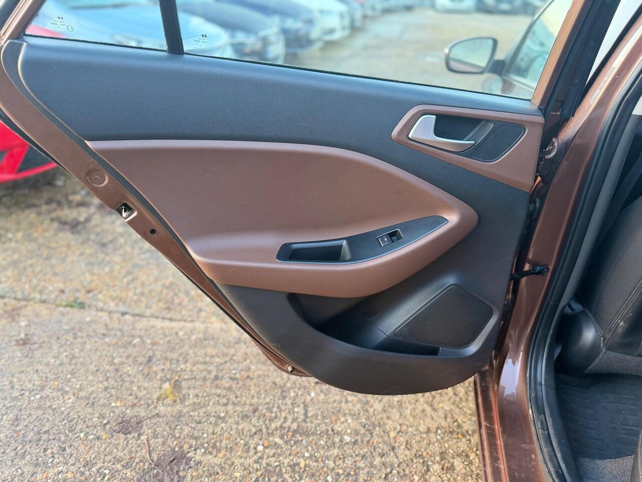 Used Hyundai i20 2015 for sale - 76841853: Photo 46