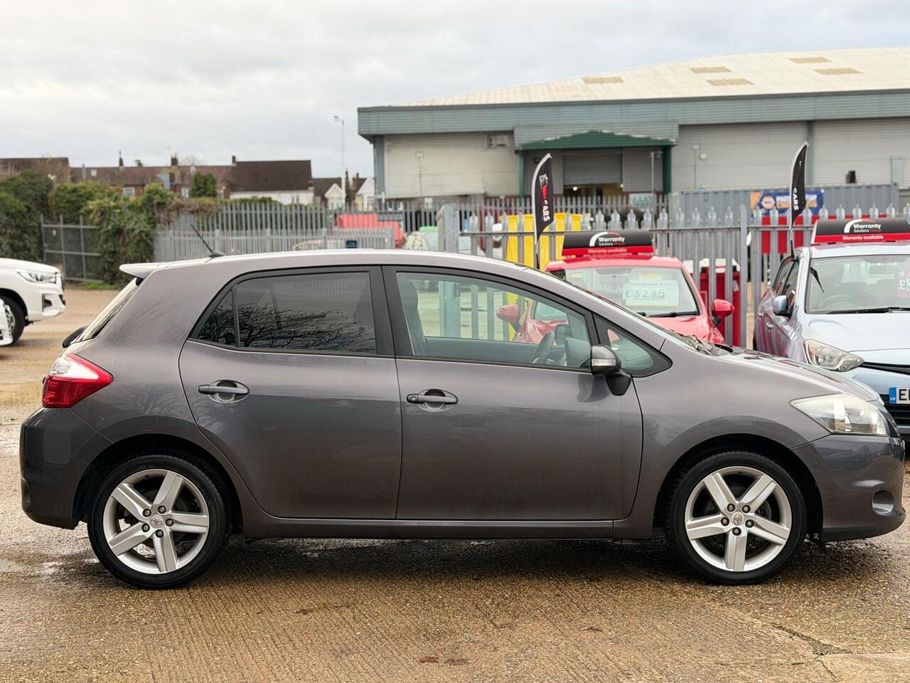 Used Toyota Auris 2010 for sale - 76900095: Photo 10