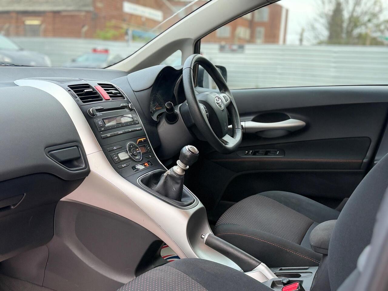 Used Toyota Auris 2010 for sale - 76900095: Photo 16