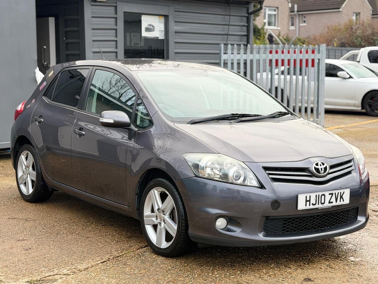 Used Toyota Auris 2010 for sale - 76900095: Photo 2