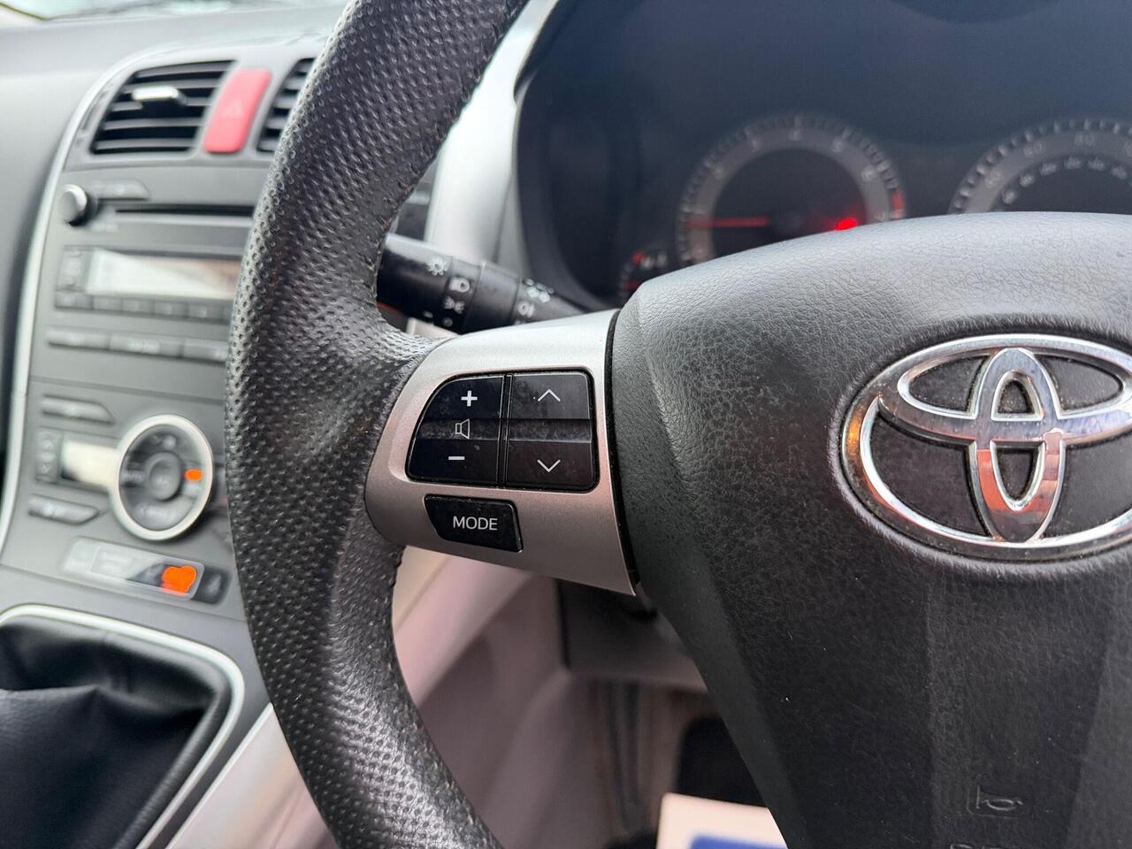 Used Toyota Auris 2010 for sale - 76900095: Photo 23