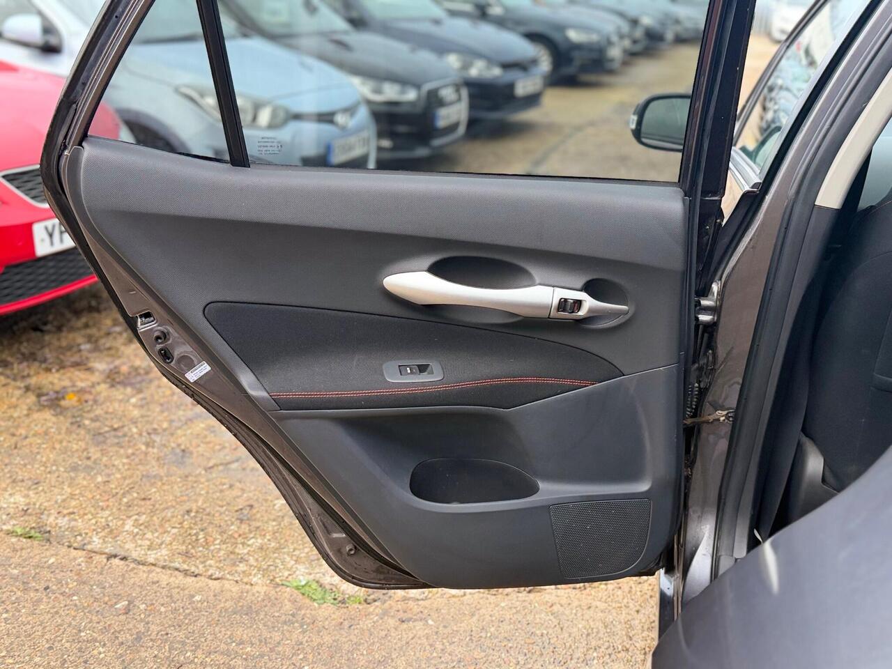 Used Toyota Auris 2010 for sale - 76900095: Photo 27