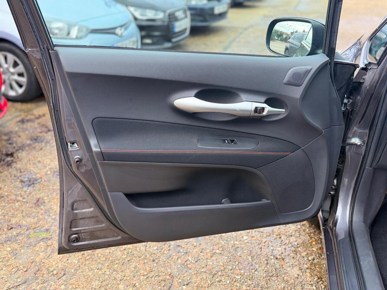 Used Toyota Auris 2010 for sale - 76900095: Photo 28