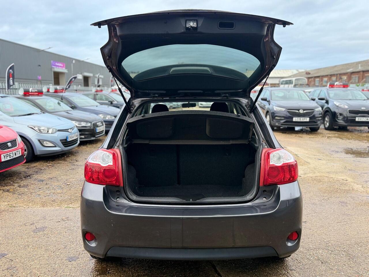 Used Toyota Auris 2010 for sale - 76900095: Photo 35