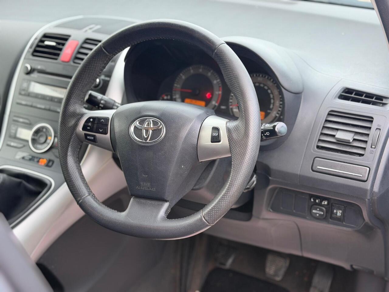 Used Toyota Auris 2010 for sale - 76900095: Photo 39