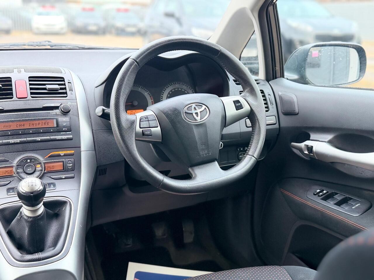 Used Toyota Auris 2010 for sale - 76900095: Photo 41