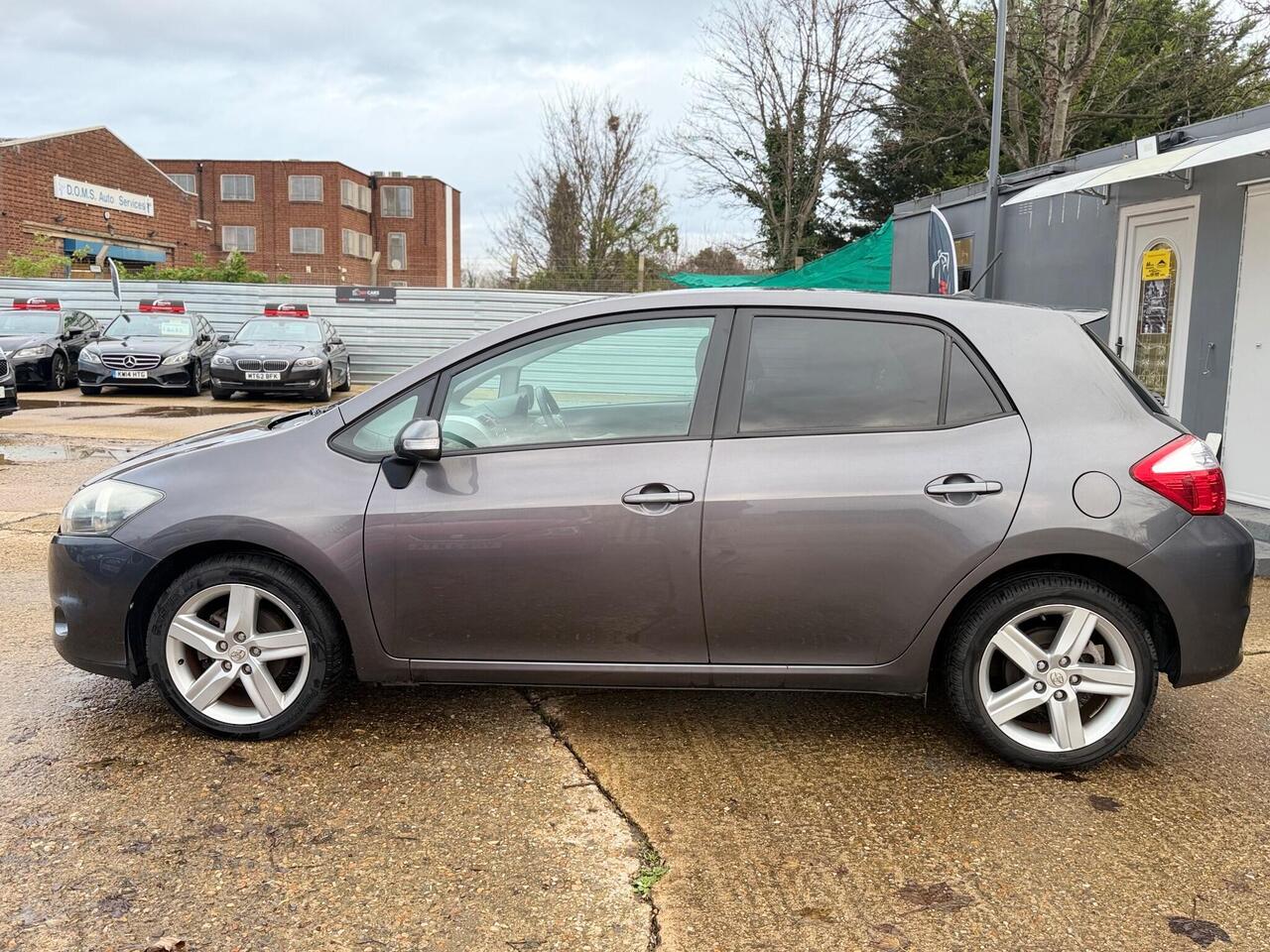 Used Toyota Auris 2010 for sale - 76900095: Photo 8