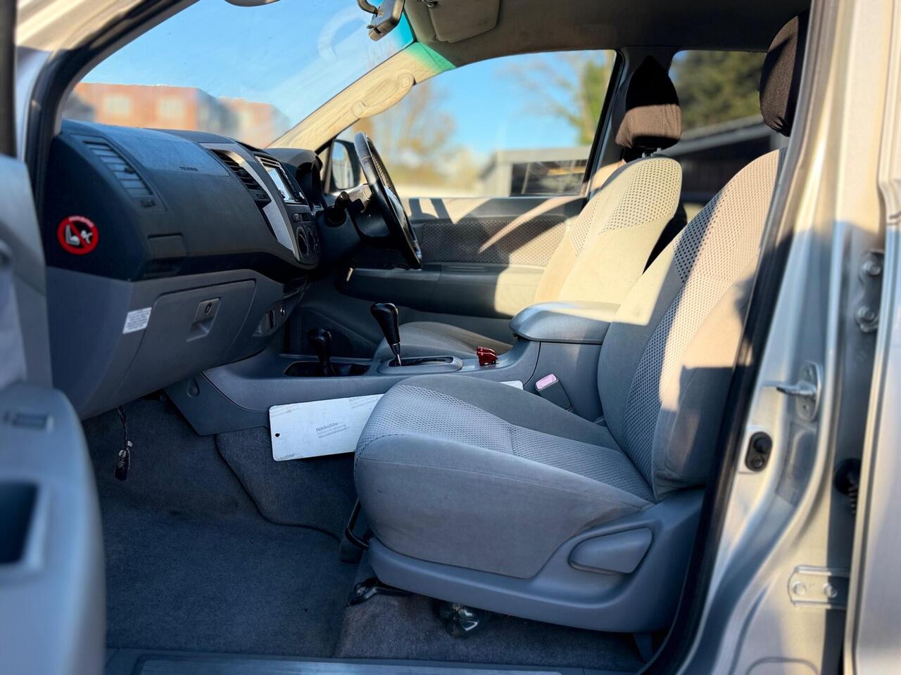 Used Toyota Hilux 2009 for sale - 77994653: Photo 30