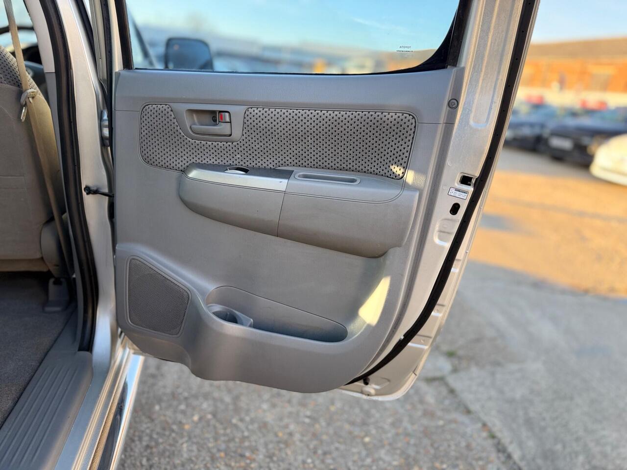 Used Toyota Hilux 2009 for sale - 77994653: Photo 40