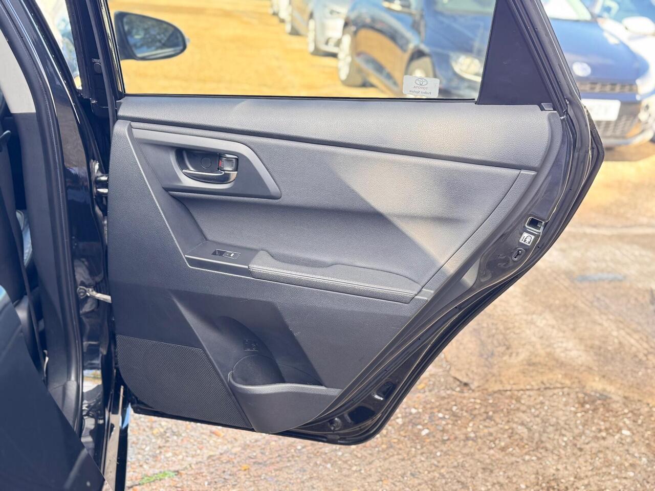 Used Toyota Auris 2015 for sale - 76734409: Photo 48