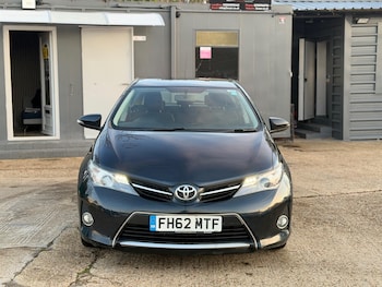 Used Toyota Auris 2013 for sale - 76657697: Photo