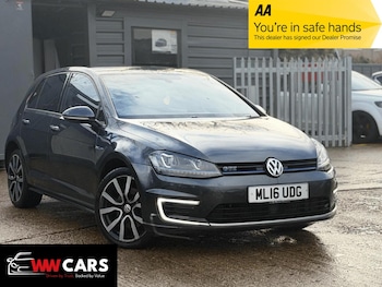 Used Volkswagen Golf 2016 for sale - 77240221: Photo
