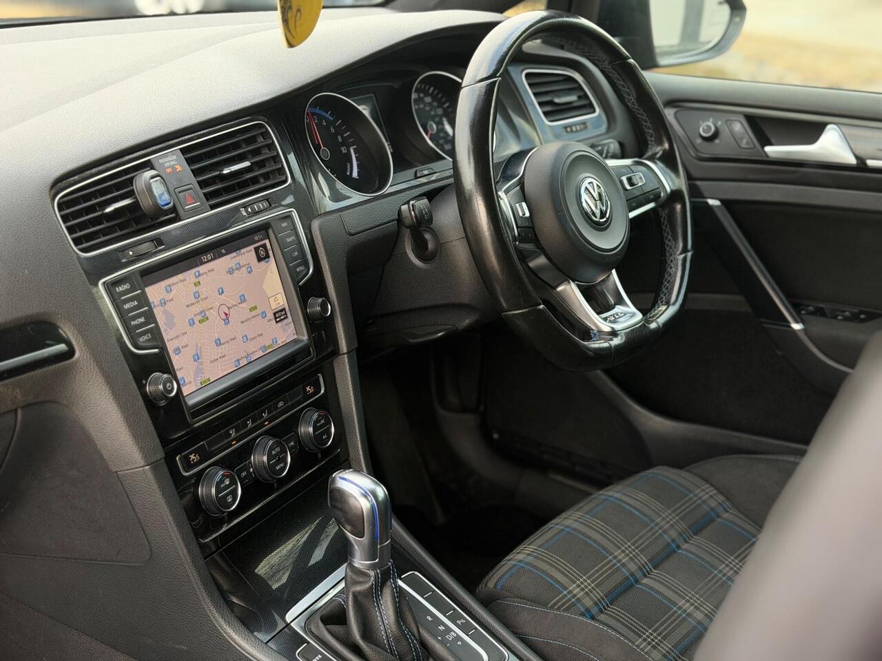 Used Volkswagen Golf 2016 for sale - 77240221: Photo 24