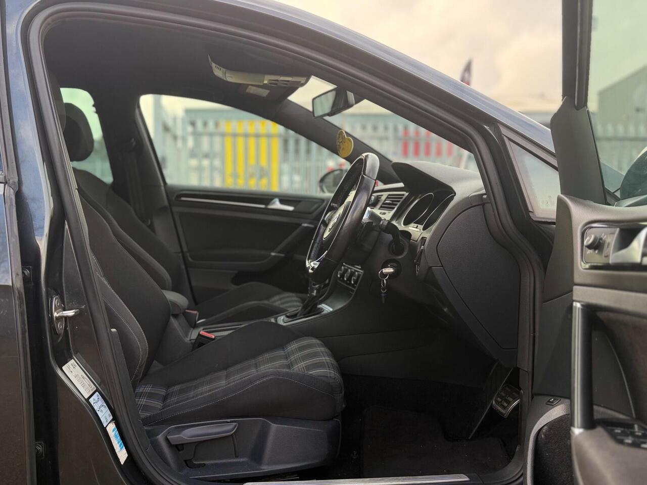 Used Volkswagen Golf 2016 for sale - 77240221: Photo 28