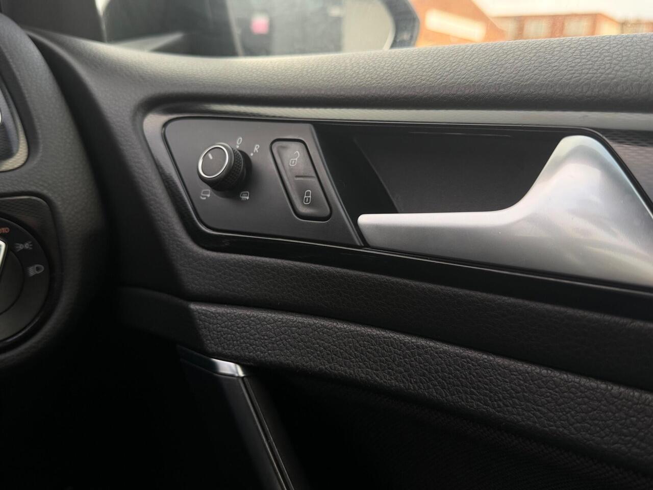 Used Volkswagen Golf 2016 for sale - 77240221: Photo 36