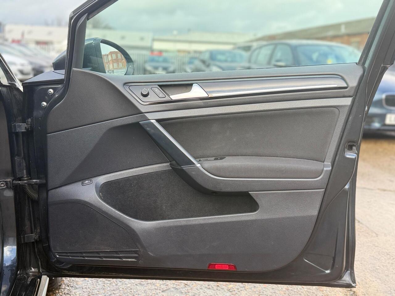 Used Volkswagen Golf 2016 for sale - 77240221: Photo 43