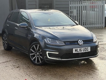 Used Volkswagen Golf 2016 for sale - 77240221: Photo