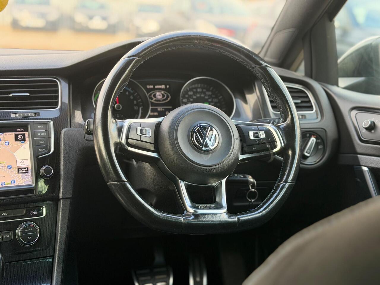 Used Volkswagen Golf 2016 for sale - 77240221: Photo 64