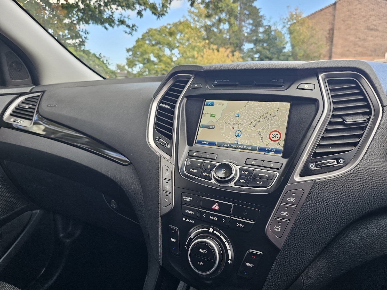 Used Hyundai Santa Fe 2015 for sale - 76369278: Photo 25