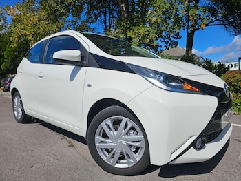 2015 - 1.0 VVT-i x-pression 5-Door