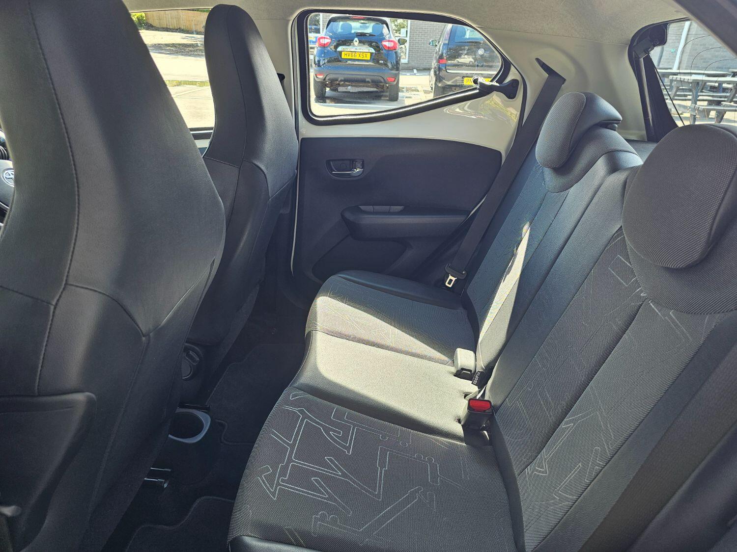 Used Toyota AYGO 2015 for sale - 75581505: Photo 24