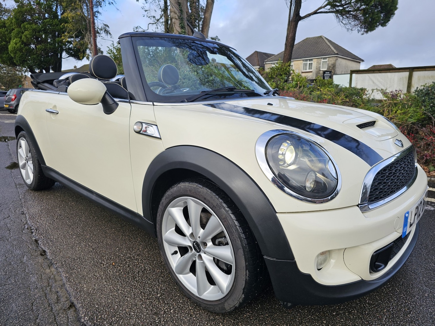 Used MINI Convertible 2012 for sale - 77465640: Photo 2