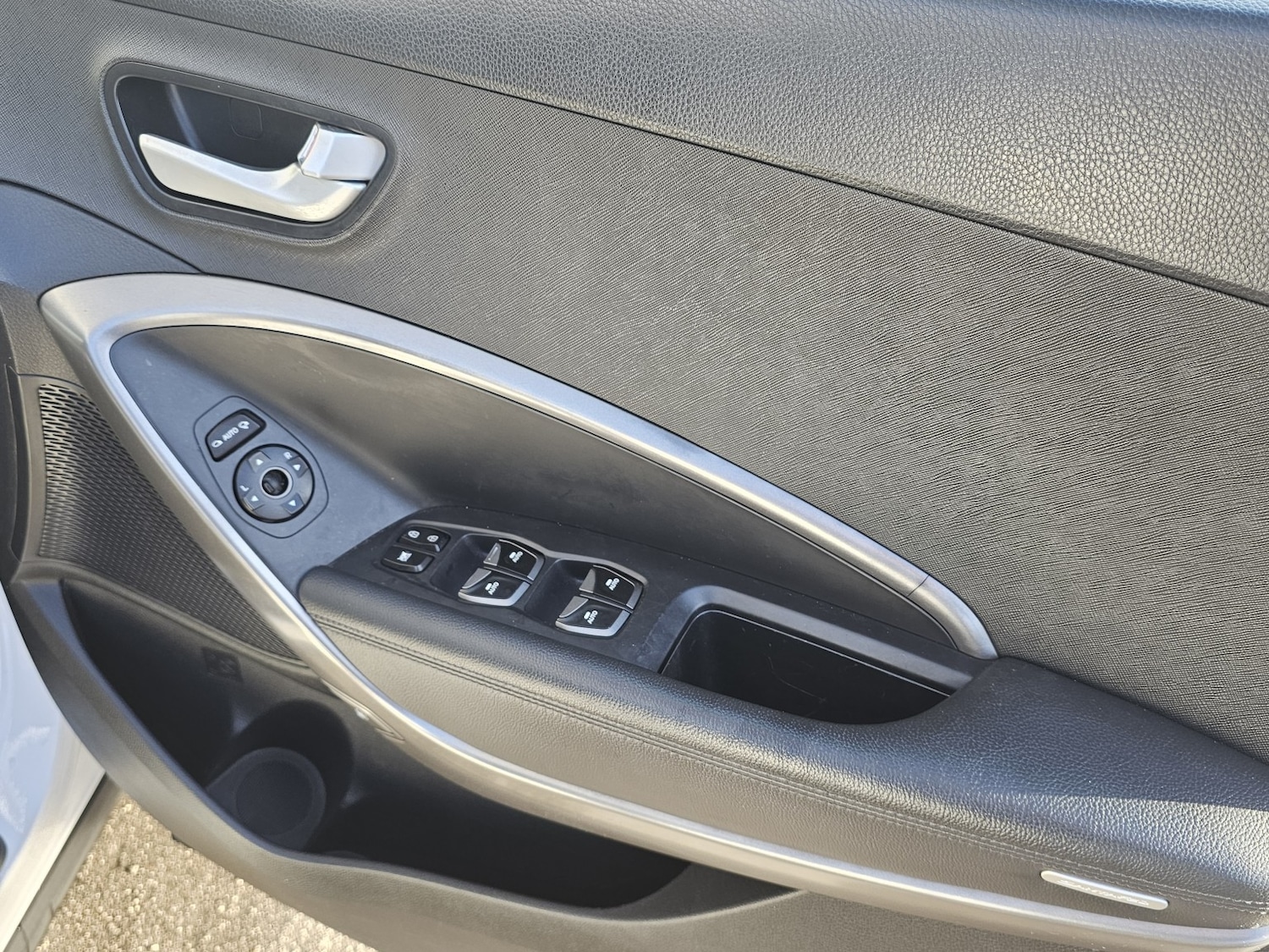 Used Hyundai Santa Fe 2014 for sale - 76799293: Photo 30