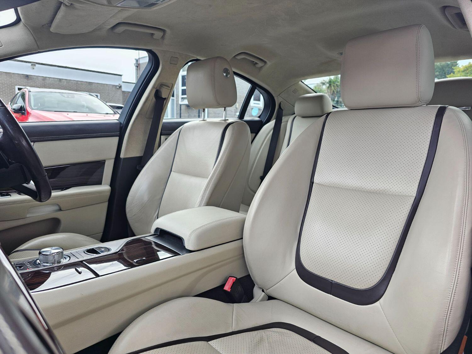 Used Jaguar XF 2014 for sale - 76794622: Photo 20