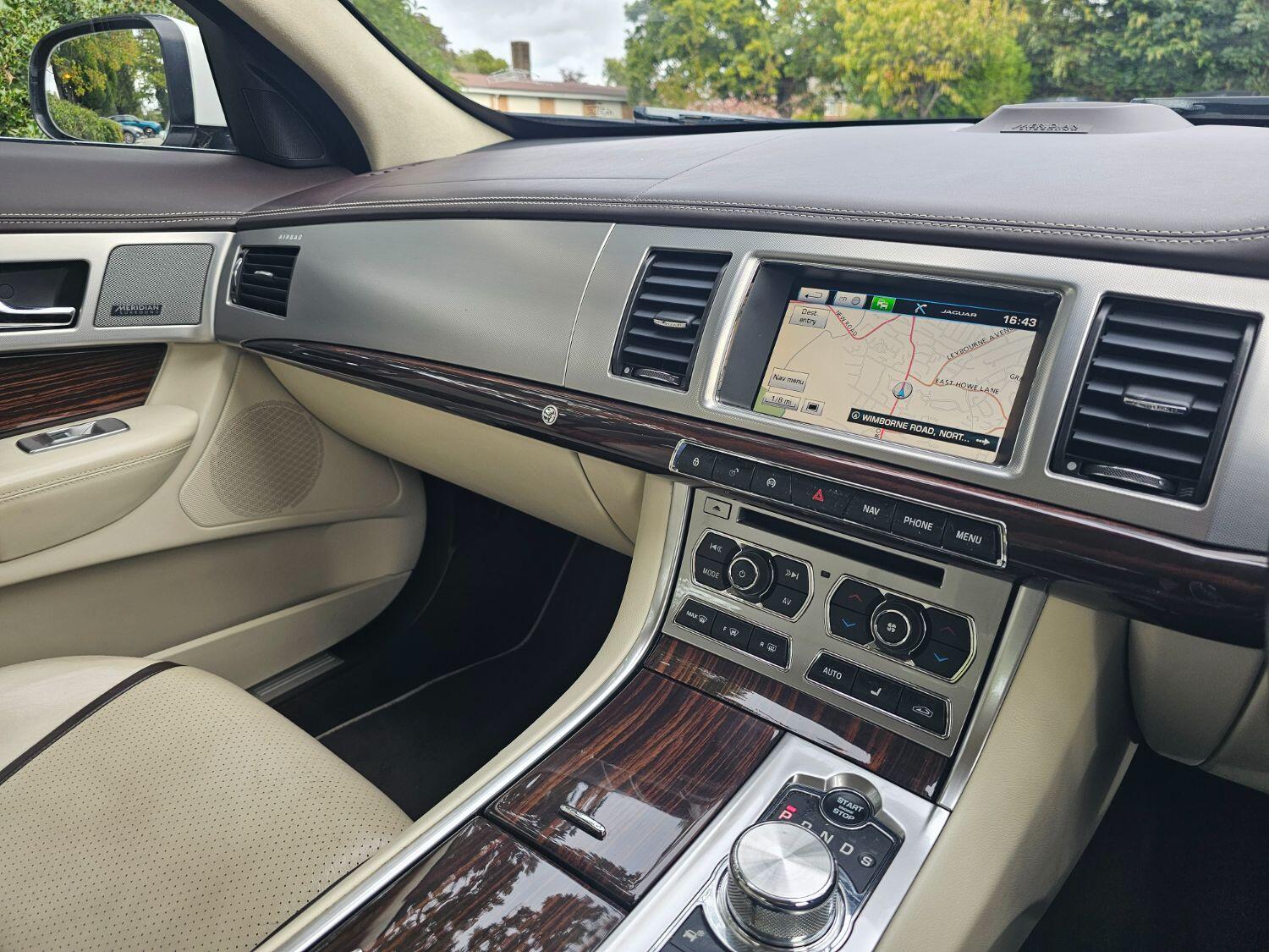 Used Jaguar XF 2014 for sale - 76794622: Photo 25