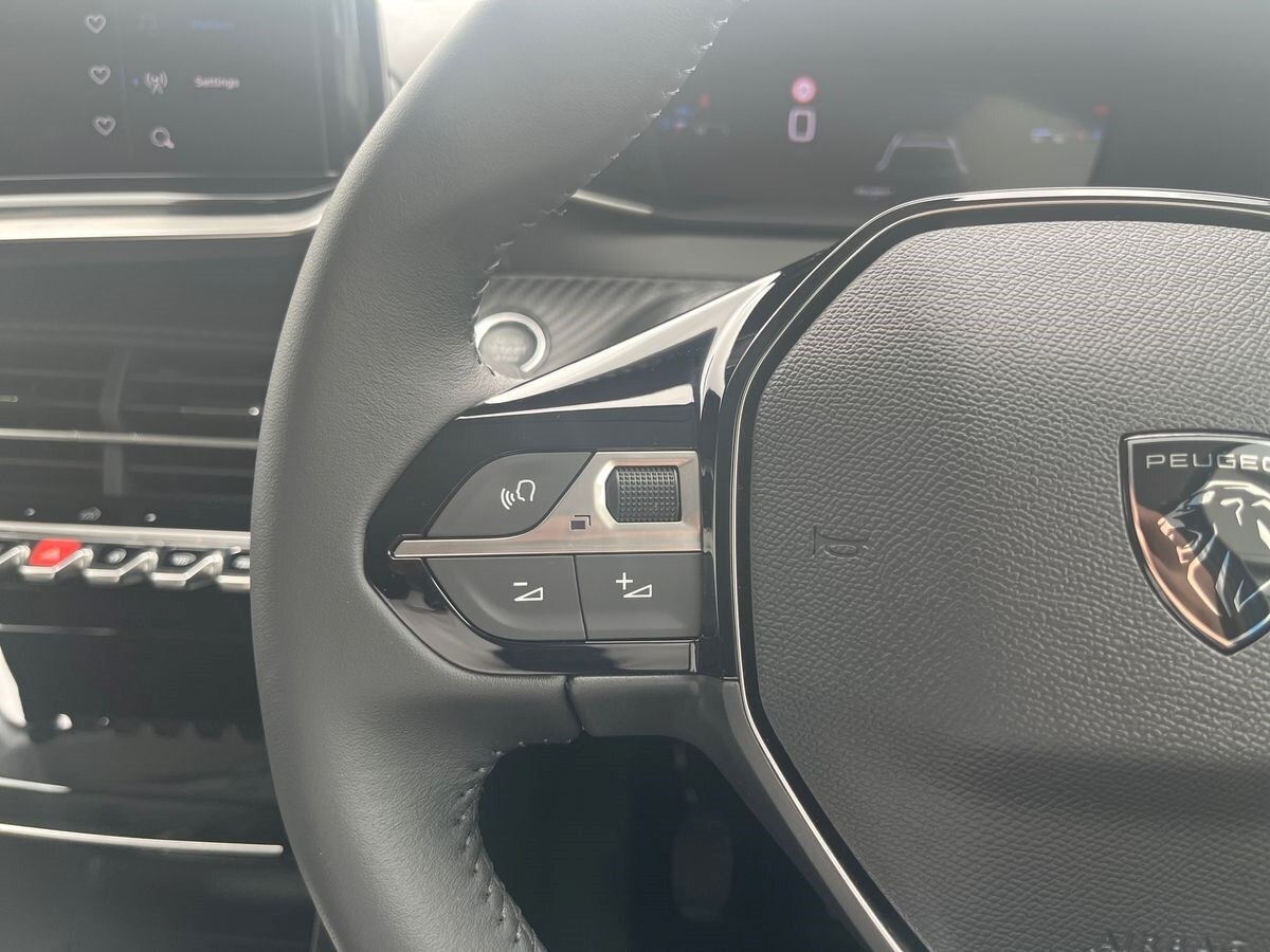 2025 Peugeot 208 208 1.2 Allure Puretech 5dr Hatchback Petrol Manual - Picture 22 of 24