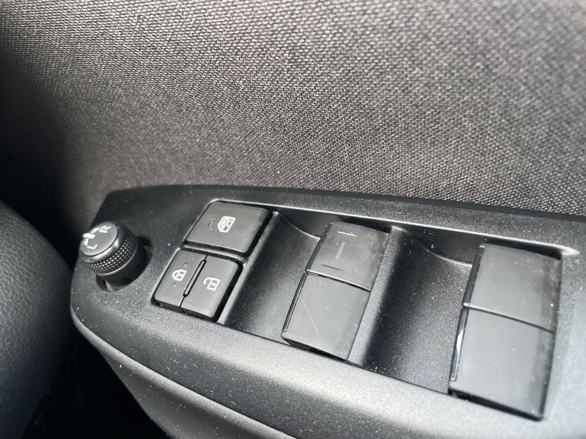 Used Toyota Yaris 2022 for sale - 76804121: Photo 17