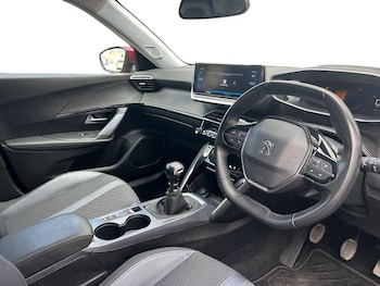 Used Peugeot 2008 2020 for sale - 77935020: Photo