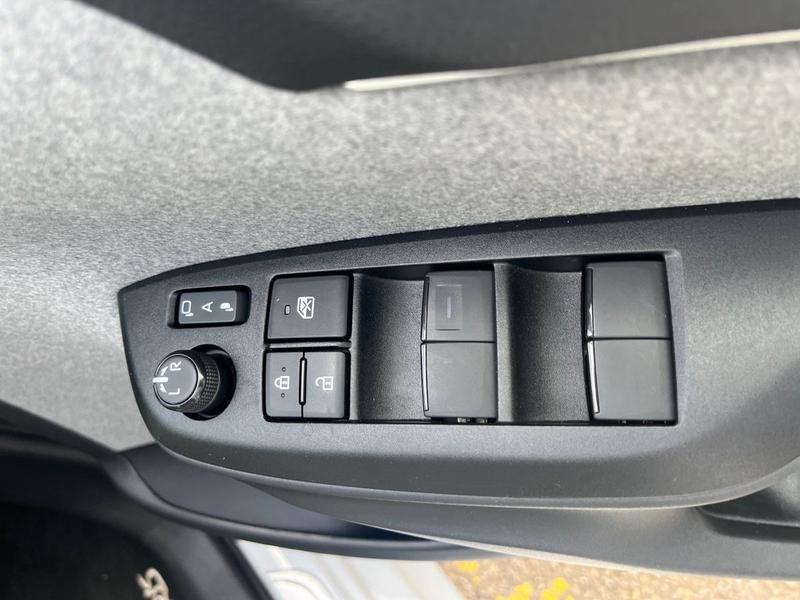 Used Toyota Yaris for sale - 77901174: Photo 17