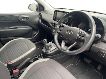 Used Hyundai i10 2023 for sale - 76074300: Photo