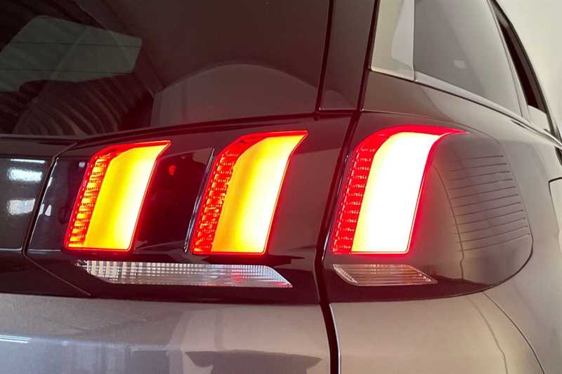 Used Peugeot 5008 2018 for sale - 77740213: Photo 40