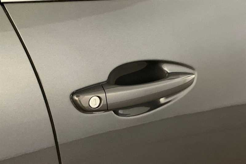 Used Peugeot 5008 2018 for sale - 77740213: Photo 43