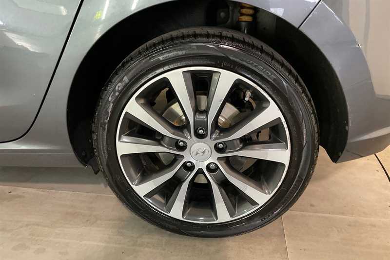 Used Hyundai i30 2018 for sale - 76311739: Photo 12