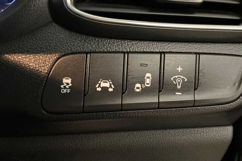 Used Hyundai i30 2018 for sale - 76311739: Photo 27