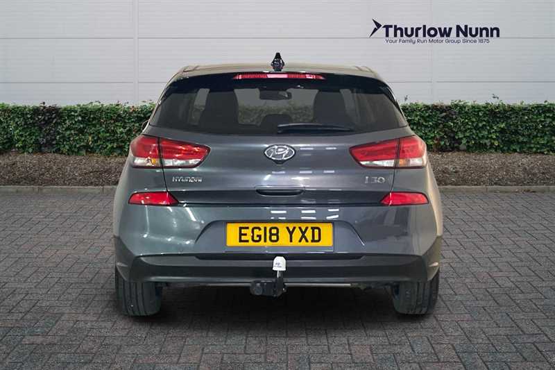 Used Hyundai i30 2018 for sale - 76311739: Photo 6