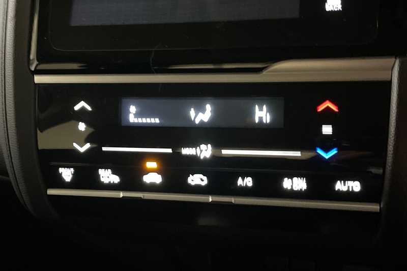 Used Honda Jazz 2018 for sale - 77648405: Photo 17